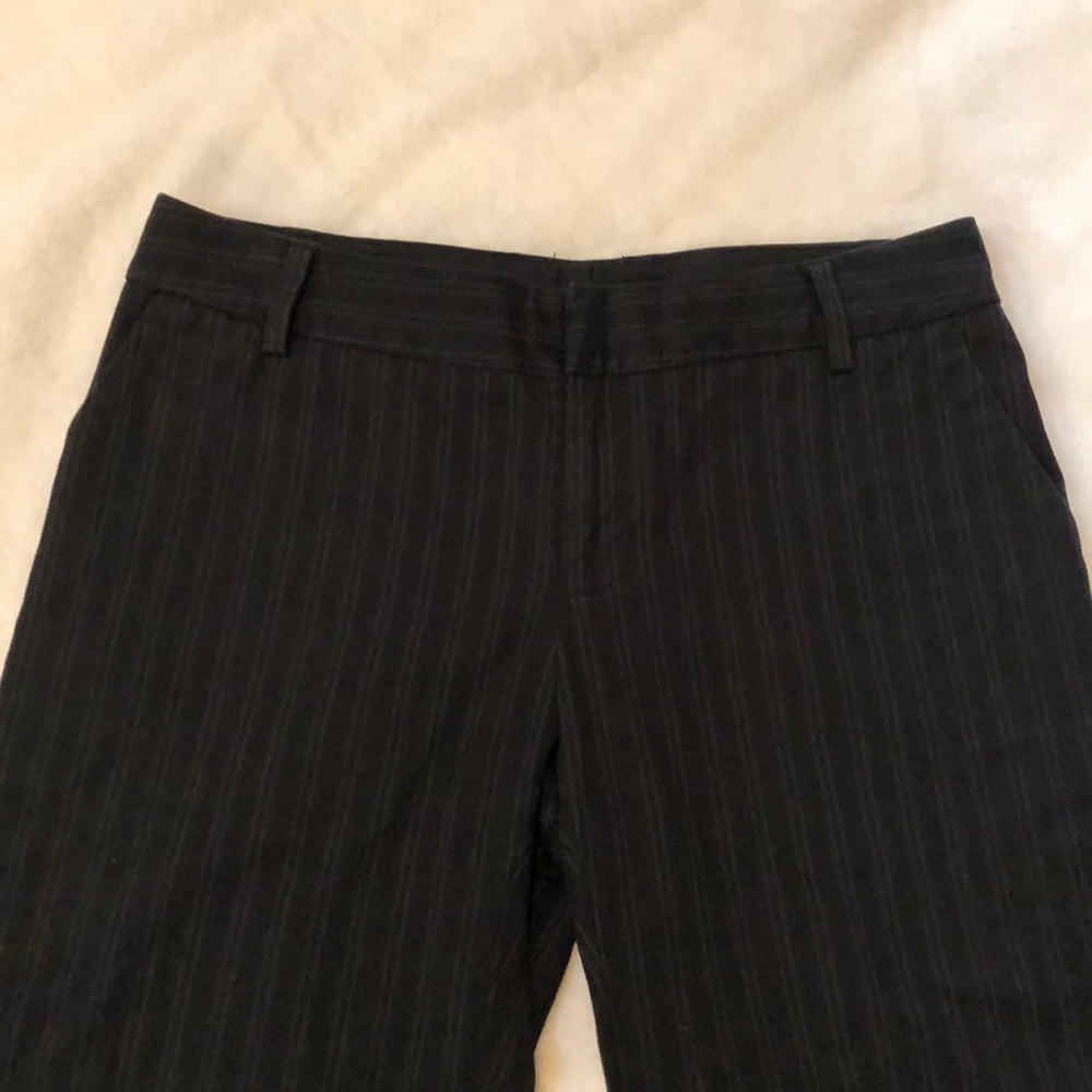 Gap wide leg trouser with subtle pin stripe - Picture 3 of 7